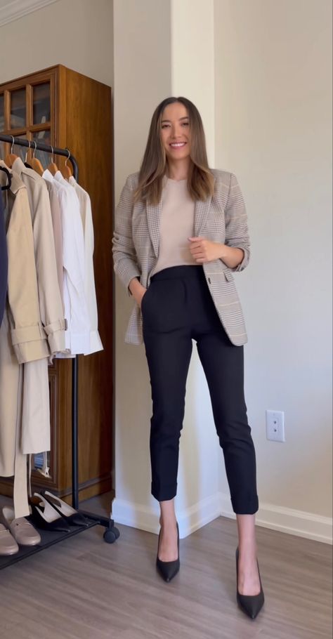 Seminar Outfit Business, Interview Outfit Graduate School, Government Internship Outfit, Business Pro Outfits For Women, First Day Of Internship Outfit, Banking Outfits Teller, Legal Professional Outfits, Mckinsey Consultant Outfit, Dc Internship Outfit