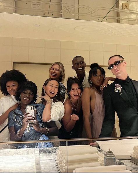 Group of friends Diverse Friendship Aesthetic, Diverse Group Of Friends Aesthetic, Diverse Friends Aesthetic, Friend Group Pictures Aesthetic, Mixed Friend Group Aesthetic, Diverse Friend Group Aesthetic, Diverse Friend Group, Healthy Friendships, Friends Group Photo