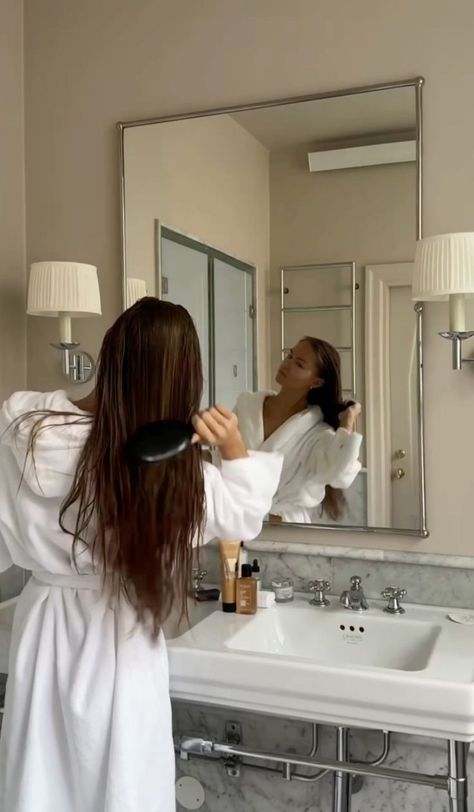 Hair Care Routine Aesthetic, Soft Life Era, Street Fashion Inspiration, Modest Street Fashion, A Soft Life, Clean Lifestyle, Clean Girl Aesthetic, Soft Life, Life Vision Board