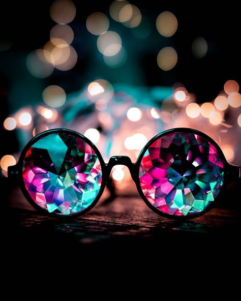 Kaleidoscope Eyes Tattoo, Kaleidoscope Photography, Kaleidoscope Aesthetic, Kaleidoscope Eyes, Kaleidoscope Glasses, Pinterest Photography, Bokeh Photography, Crystal Prisms, Rainbow Crystal