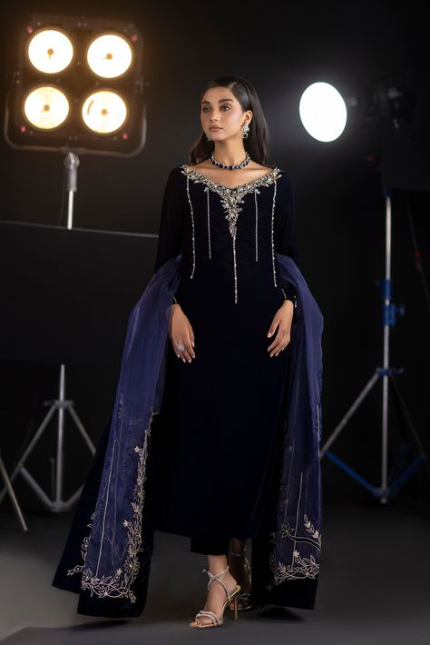 Velvet Pakistani Dress, Navy Blue Velvet Fabric, Rich Navy Blue, Velvet Suit Design, Simple Long Dress, Velvet Dupatta, Pakistan Dress, Trendy Outfits Indian, Blue Velvet Fabric