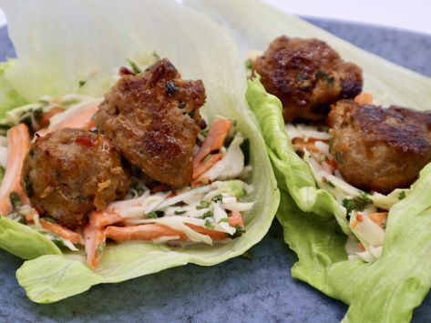 Meatball Lettuce Wraps, Dinner Recipes For The Week, Thai Meatballs, Recipes For The Week, Turkey Meat, Iceberg Lettuce, Coleslaw Mix, Sweet Chili Sauce, Lettuce Wraps