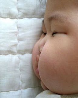 OMG - CHEEKS for days!!!! Big Cheeks, Baby Cheeks, Little Buddha, Baby Pool, Chubby Babies, Chubby Cheeks, Asian Babies, Unique Baby Gifts