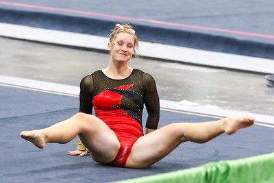 College Gymnastics, Alina Kabaeva, Illinois State University, Female Body Art, All Body Workout, Gymnastics Pictures, Illinois State, Female Gymnast, Leg Workout