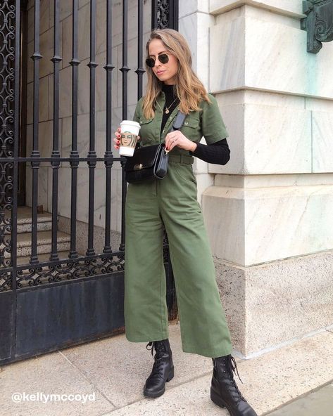 Jumpsuit Outfit Utility, Jumpsuit Women Casual, Utility Jumpsuit Outfit Winter, Green Denim Jumpsuit Outfit, Olive Green Jumpsuit Outfit Casual, Styling Utility Jumpsuit, Utility Outfit Street Styles, Black Utility Jumpsuit Outfit, Denim Jumpsuit With Jacket