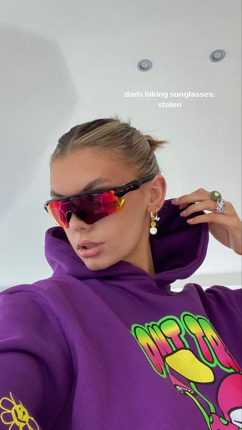 Oakley Sunglasses Aesthetic, Oakley Glasses Aesthetic, Sport Glasses Outfit, Oakley Glasses Outfit, Sporty Sunglasses Outfit, Sport Sunglasses Outfit, Oakley Sutro Outfit, Oakley Aesthetic, Oakley Sunglasses Outfit