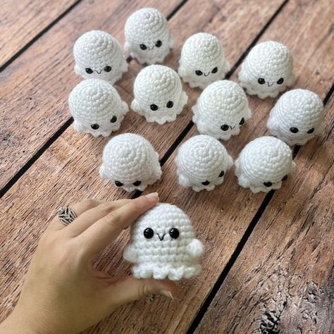 Little Ghost crochet amigurumi plush Crochet toys free patterns easy #crochettoysfreepatternseasy #crochet #crochettoy #crochetpattern #crochetpatterns 4.783 Toys Quotes, Crochet Keyring Free Pattern, Free Patterns For Crochet, Ghost Crochet, Patterns For Crochet, Crochet Toys Free Patterns, Plush Crochet, Amigurumi Plush, Fall Crochet