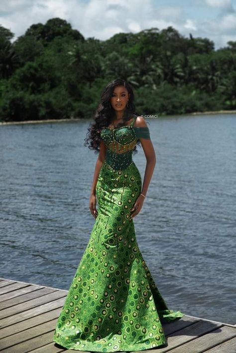 Classic Outfit Women, African Prom Dresses Nigerian Fashion, Chitenge Dresses, Afro Clothes, Ankara Prom Dress, African Women Fashion, Nigerian Lace Styles Dress, Printed Prom Dresses, Nigerian Lace Styles