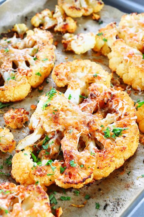 Cauliflower Slices Roasted, Cauliflower Pizza Steaks, Cauliflour Steaks Recipe, Cauliflower Steak Recipes Roasted, What To Serve With Cauliflower Steaks, Sliced Cauliflower Steaks, Roasted Cauliflower Steaks Recipes, Baked Califlour Parmesan, Cauliflower Steaks Roasted Parmesan