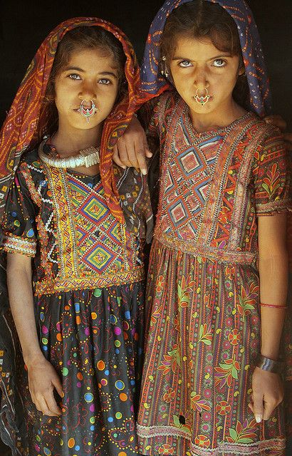 Kind Photo, Afghan Girl, Ansel Adams, Bhutan, Folk Costume, World Cultures, People Of The World, People Around The World, Maldives