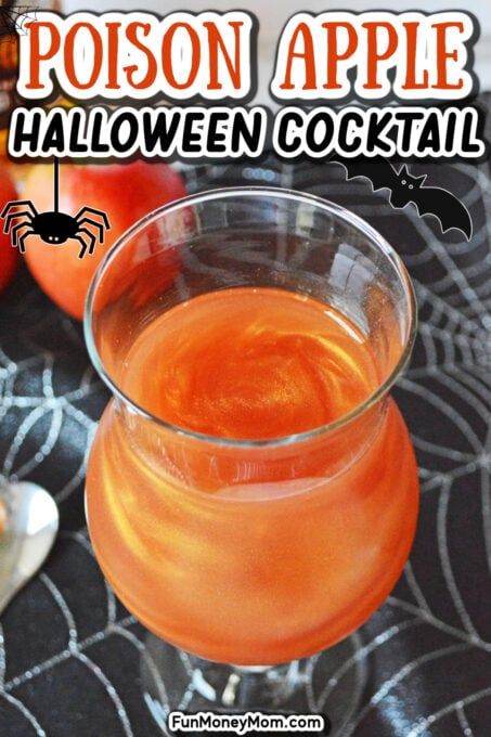 Halloween Potion Cocktails, Alcoholic Potion Drinks, Halloween Apple Drinks Alcohol, Apple Halloween Drinks, Poisoned Apple Cider Cocktail, Poison Apples Recipe, Poison Apple Cocktail Recipe, Edible Luster Dust Drinks, Halloween Bar Drinks