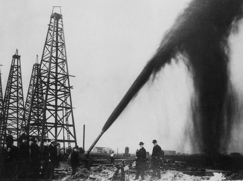 Texas Oil Boom - Ancestry Insights Port Arthur Texas, Oil Derrick, Texas Oil, Port Arthur, Oil Well, Oil Industry, Jefferson County, Texas History, Gas Prices