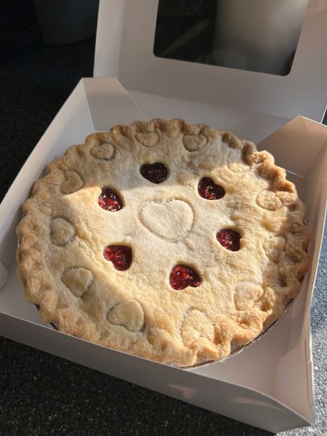 desseet | fruit pie | aesthetic food Fruit Pie Aesthetic, Cherry Pie Aesthetic, Aesthetic Pie, Minimalistic Cafe, Papas Games, Pie Aesthetic, Birthday Pie, Birthday Pies, Apple Pie Crust