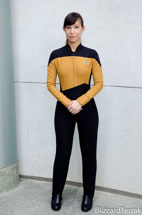 Star Trek Cosplay Female, Star Trek Uniforms, Star Trek Characters, Star Trek Cosplay, Star Trek, Stars, Music, Quick Saves, Clothes