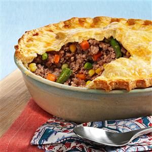 French Meat and Vegetable Pie Recipe -Some time ago, a co-worker brought a meat pie to lunch. The aroma was familiar—after one taste, I was amazed to discover it was the same pie my grandmother used to serve when I was a youngster! She shared the recipe, and I have been enjoying it ever since. —Rita Winterberger, Huson, Montana Ground Beef Pie, Vegetable Pie Recipes, French Meat, Beef Pot Pie, Best Ground Beef Recipes, Beef Pie, Beef Pot Pies, Vegetable Pie, Carrots Potatoes