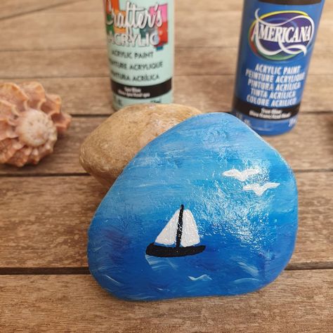 Boat At Sea, Boat Paint, Garden Rock Art, Rock Painting Tutorial, Diy Rock Art, Acrylic Markers, Grounding Techniques, Painted Stone, Ocean Scenes