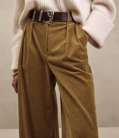 Gaucho Pants Outfit, Corderoy Pants, Brown Aesthetic Outfit, Courderoy Pants, Wide Leg Slacks, Corduroy Pants Outfit, Fantasy Aesthetics, Black Friday Fashion, Uni Fits