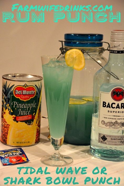 Brown Liquor Mixed Drinks, Bacardi Mixed Drinks, Drinks With Bacardi Rum, Alcoholic Drinks Rum, Shark Bowl, Bacardi Drinks, Rum Drinks Easy, Fishbowl Drink, Christmas Drinks Alcohol Recipes