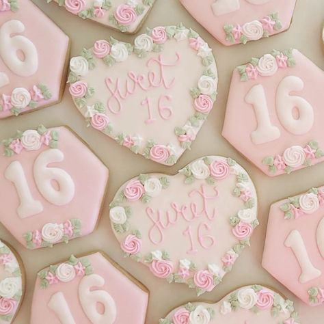 Sweet 16 Cookie Ideas, Sweet 16 Sugar Cookies, 16th Birthday Cookies, Sweet Sixteen Cookies, Sweet 16 Cookies, 16 Cookies, Cookie Party Favors, Pink Sweet 16, Royal Icing Sugar