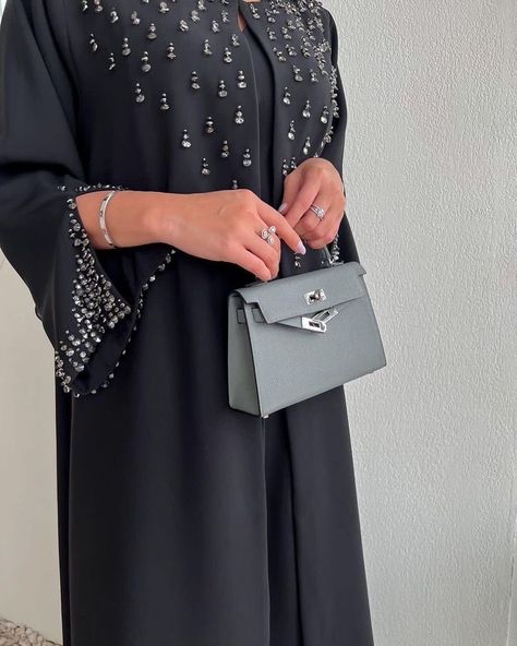 Black Abaya Designs Dubai Style, Black Abaya Designs, Abaya Designs Latest, Abaya Outfit, Abaya Black, Plaid Jacket Women, Urban Boutique, Abaya Design, Love Couture