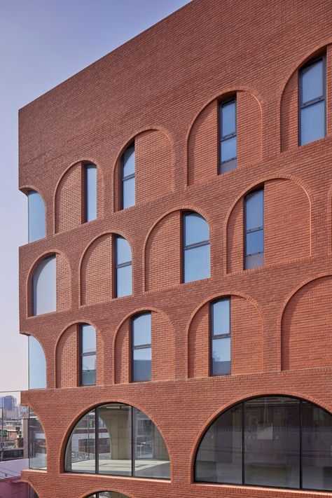 Fillome Mixed Use Building / SOSU ARCHITECTS | ArchDaily Mixed Use Building, Glass Pavilion, Brick Cladding, Simple Building, Brick Detail, Brick Arch, Mix Use Building, Skyscraper Architecture, Brick Architecture