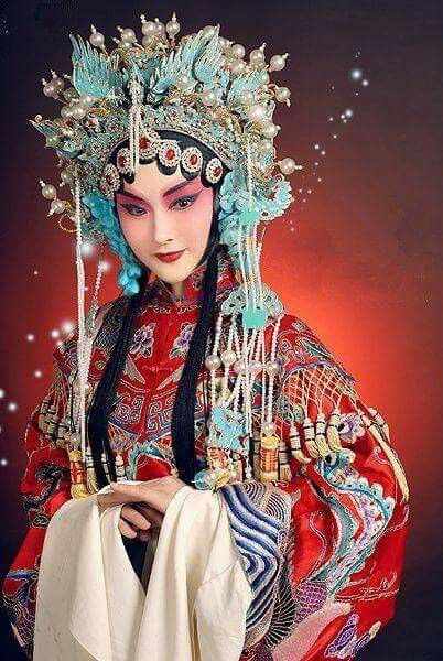 Chinese opera Beijing Opera, Peking Opera, Chinese Opera, Beautiful Costumes, Chinese Wedding, Korean Traditional, Chinese Clothing, Traditional Fashion, Chinese Traditional