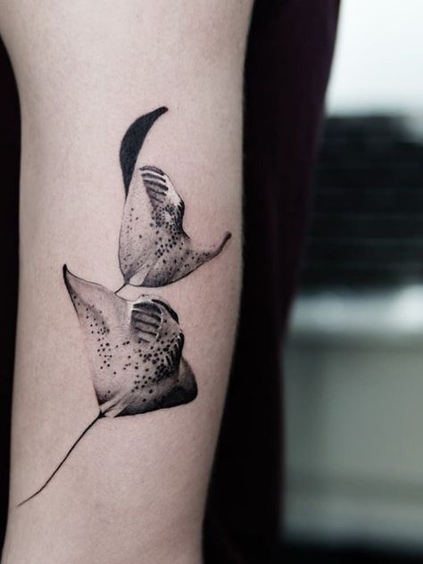 Ocean Life Tattoos, Manta Ray Tattoo, Ocean Sleeve Tattoos, Element Tattoo, Stingray Tattoo, Ray Tattoo, Ocean Tattoo, Dove Tattoos, Sea Tattoo