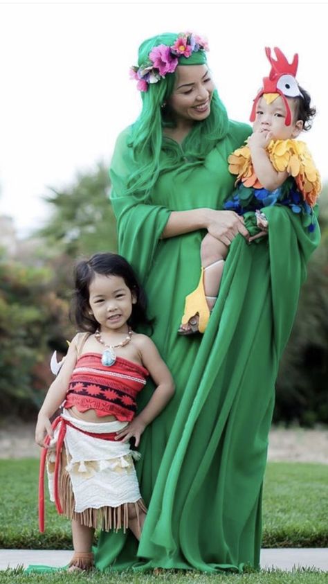 Tafiti Moana Diy Costume, Moana Tafiti, Te Fiti Costume, Moana Halloween, Moana Halloween Costume, Family Themed Halloween Costumes, Halloween Family Costumes, Diy Haunted House Props, Themed Halloween Costumes