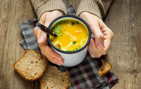 Trend Alert: Hot Soup For Breakfast Soups For Fall, Soup For Breakfast, Healthy Winter Meals, Creamy Broccoli Soup, Breakfast Soup, Turkey Soup, Hot Soup, Idee Pasto Sano, Healthy Eating Tips