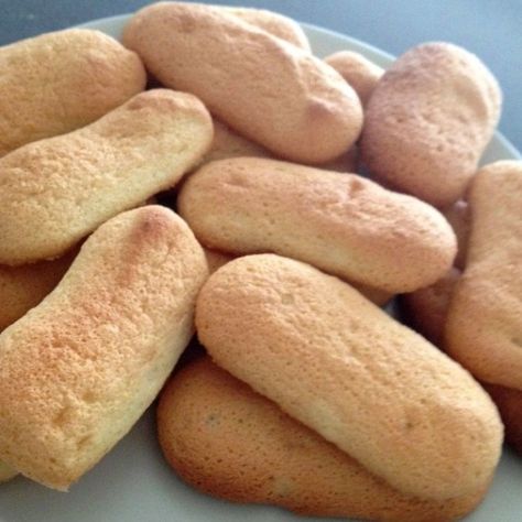 Instant Balloon Bread Recipe in 6 Minutes 🍞✨ Discover the magic of baking with this Instant Balloon Bread! Light, airy, and ready in just 6 minutes. Perfect for a quick snack or a side for your favorite meal! 🥖💨 Ingredients: • 1 1/2 cups all-purpose flour • 1/2 teaspoon salt • 1 teaspoon sugar • 2 teaspoons baking powder • 1/2 cup warm water • 2 tablespoons vegetable oil Instructions: 1. Prepare your dough: In a medium bowl, combine the flour, salt, sugar, and baking powder. Add the warm wate... Balloon Bread, Lady Fingers Recipe, Favorite Dips, Bread Serving, Quick Snack, Piece Of Bread, Fresh Bread, Home Baking, Cake Decor