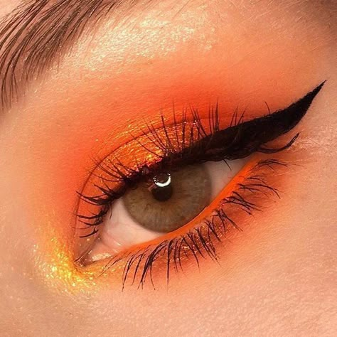 Orange Eyeshadow Looks, Orange Eye Makeup, Black Eye Makeup, Orange Eyeshadow, Orange Makeup, Indie Makeup, Prom 2023, Makeup Eye Looks, Halloween Orange