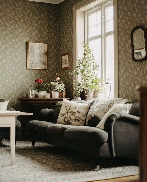 Rundown House, Swedish Decor, Cottage Interiors, Scandinavian Home, Country Home, Interior Inspo, Interior Design Styles, Home Decor Inspiration, Cozy House