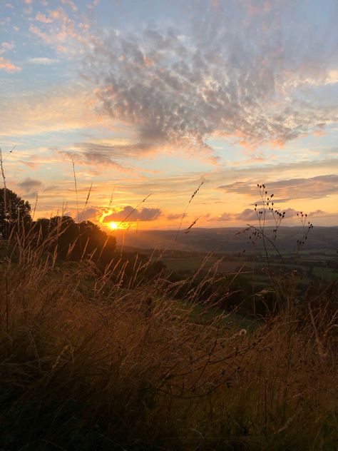 Aesthetic Camping, Hill View, Sunset Hill, Welsh Countryside, Sunset Hills, Camping Aesthetic, Evening Light, Holiday Mood, Countries To Visit