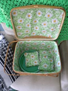 Picnic Basket Repurpose Ideas, Diy Picnic Basket Ideas, Basket Repurpose Ideas, Picnic Basket Diy, Pinic Basket, Large Picnic, Vintage Picnic Basket, Picnic Hamper, Picnic Baskets