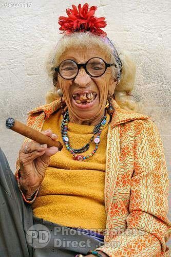 Old Lady Meme, Cuban Women, Cigars And Women, Funny Old People, Grandma Fashion, Old Faces, Expecting Parents, Fashion Fail, Old Lady