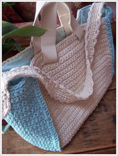 travel bag Crocheting Bag, Stitch Purse, Crochet Travel, Crocheted Bags, Crochet Shell Stitch, Market Tote Bag, Crochet Purse Patterns, Crochet Bags Purses, Crochet Lovers