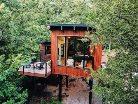 20+ Most Beautiful Treehouse Rentals in the U.S. (2021) ��– Trips To Discover Mini Chalet, Treehouse Airbnb, Luxury Treehouse, Luxury Tree Houses, Sky Gazing, Abc Song, Airbnb Rentals, Counting Stars, Air Bnb