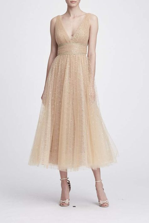 Fitted Bodice Dress, Champagne Party Dress, Sukienki Maksi, Champagne Party, Cocktail Dress Wedding, Bodice Dress, Cocktail Evening Dresses, Lace Sheath Dress, Gowns With Sleeves