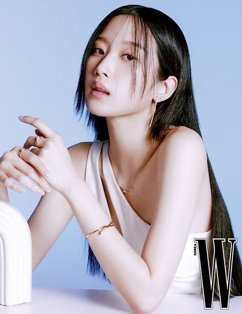 Moon Ga Young, Black Curls, Young Magazine, W Korea, Beauty Shoot, Teen Life, Rich Life, Korean Actresses, Hey Girl