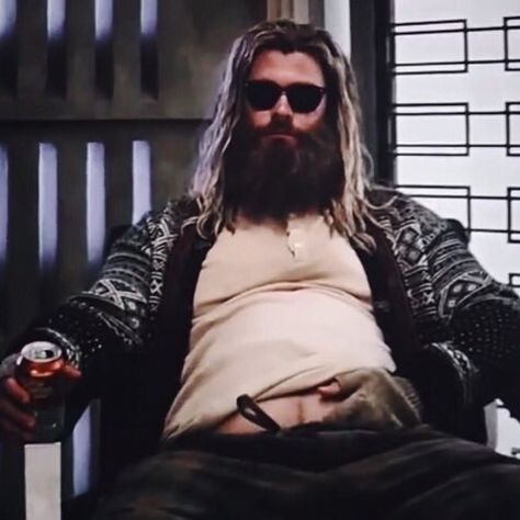 Robert Downey called Thor "Big Lebowski" (Avengers Endgame) Fat Thor, Thor Costume, Thunder Strike, Thor Avengers, Marvel Facts, Chris Hemsworth Thor, Bruce Banner, Downey Junior, Avengers Endgame