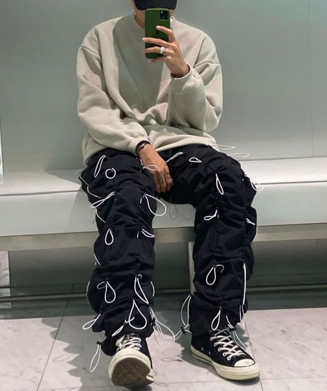 2020 Best cargo pants, men's street style, men's urban style, hypebeast clothing. worldwide fast shipping. order at www.urkoolwear.com   #hypebeast #hypebeastclothing #men'sstreetstyle #men'surbanstyle #urbanstyle #streetstyle #men'sstyle #men'sfashion #mensstreetwear #supreme #offwhite #yeezy #offwhitexnike #yeezyboosts Men’s Hip Hop Fashion, Hypebeast Style Men, Elevated Streetwear Men, Cargo Pants Outfit Men Streetwear, Urban Style Outfits Men, Hiphop Outfit Men, Mens Style Streetwear, Hypebeast Men, Hypebeast Fashion Men