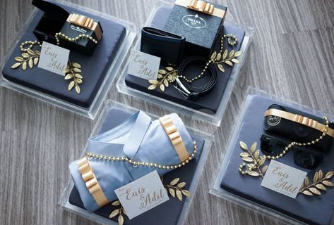 Packing Ideas For Wedding, Dulang Hantaran Ideas, Wedding Gift Hampers, Wedding Platters, Trousseau Packing, Wedding Gift Pack, Gift Tray, Creative Wedding Gifts, Bridal Gift Wrapping Ideas