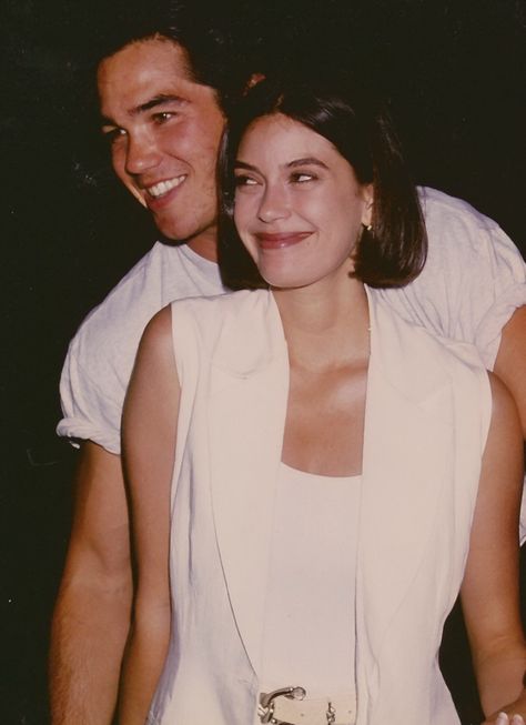 Love Teri Hatcher's white shirt - and Dean/ great pic Dean Cain 90s, Teri Hatcher Lois Lane, Teri Hatcher 90s, Teri Hatcher Superman, Terry Hatcher, Terri Hatcher, Clark Superman, Superman Pictures, Dean Cain