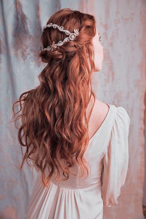 Hairstyles For Red Hair, Medieval Hairstyle, Bridal Hair With Veil, Gerard Way Red Hair, Elvish Hairstyles, Hair With Veil, Elven Hairstyles, Royal Hairstyles, Elf Hair