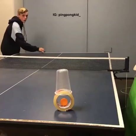 His ping pong skills are impressive Ironic Quotes, Trick Shots, Weird Gif, Super Human, Unusual Things, Cute Stories, Ping Pong Table, Table Tennis, Ping Pong