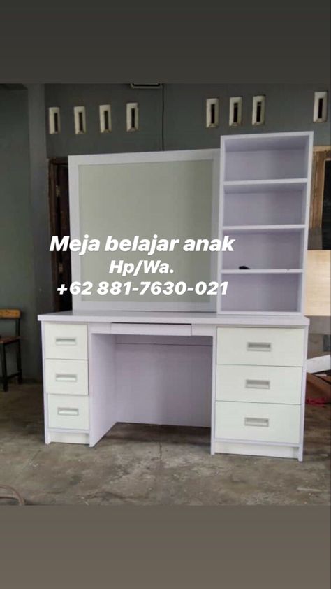 Meja belajar anak dengan vitur banyak laci lebih cantik Hiasan Meja Belajar Aesthetic, Jaxx Pena, Meja Aesthetic, Stationery Haul, Meja Tv, Sign Language Words, Stairs Design Modern, Desk Inspo, Smart Home Design