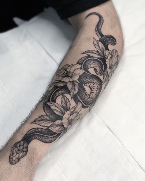 Snake And Flowers, Serpent Tattoo, Forarm Tattoos, Snake Tattoo Design, Cat Tattoos, Forearm Tattoo Women, Tiny Tattoo, Diy Tattoo, Snake Tattoo