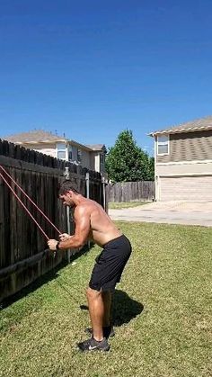 Want to tone flabby bat wings? This upper body resistance band workout will target your tricpes. #upperbodyworkouts #armworkout #exercisefitness Tricep With Resistance Band, Tricep Workout Resistance Band, Tricep Workout With Resistance Bands, Tricep Resistance Band Workout, Overhead Tricep, Resistance Band Arm Workout, Workout Man, Band Workouts, Band Exercises