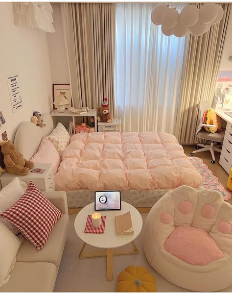 Chambre Astethic, Cuartos Cute, Ideas Para Cuartos Aesthetic, Cuartos Coquette, Room Astethic, Bed Coquette, Coquette Rooms, Zimmer Diy, Cute Bedroom Ideas