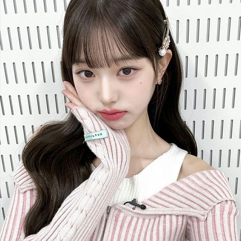 #ive #jang #wonyoung #cute #selca #lq #icon #2023 #pink The Cardigans, Soft Pink Theme, It Girl, Korean Hairstyle, Pink Outfit, Infp, Korean Makeup, Role Models, Cute Icons